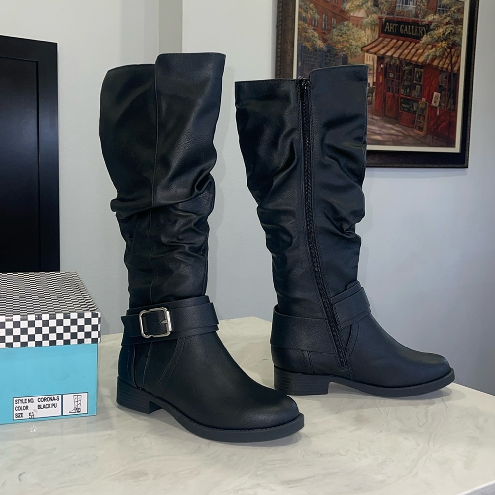 New!! ✨ Women’s Black Faux Leather Knee High Boots- Size 7.5